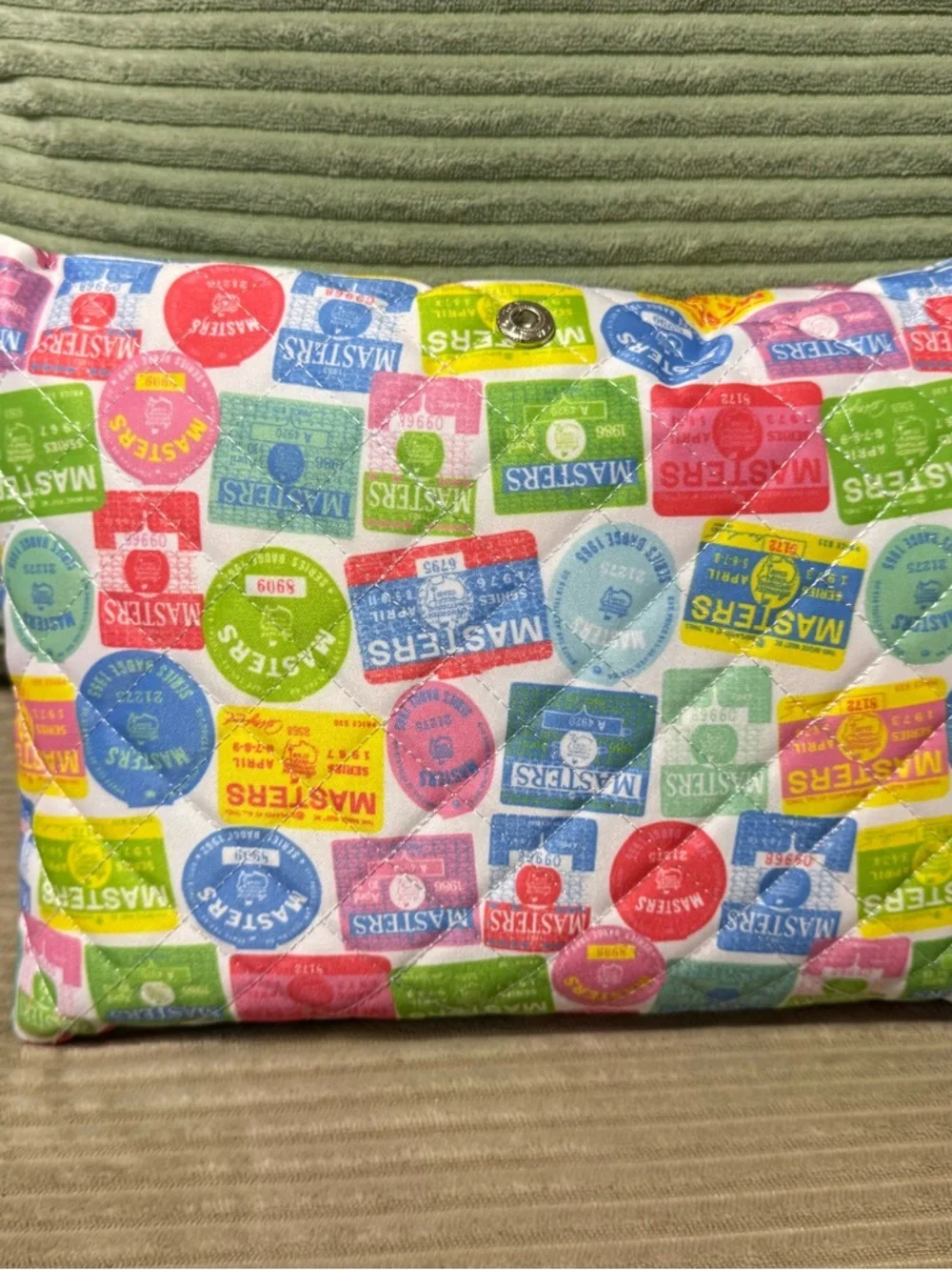 Masters vibrant pouch